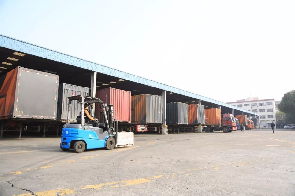 比亞迪再獲數千臺鋰電叉車(chē)訂單