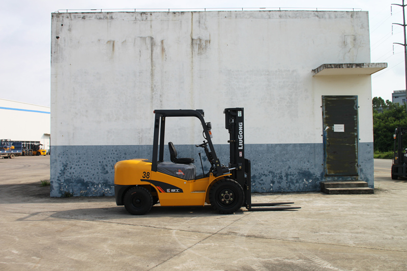 濰坊柳工叉車(chē)CPC(D)38A內燃叉車(chē)